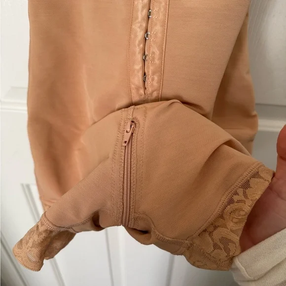 GQF Tan Shapewear Bodysuit medium - Picture 4 of 4